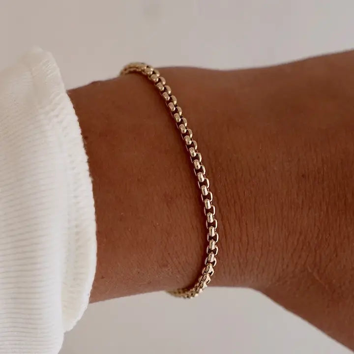 Katie Waltman Holland Round Box Chain Bracelet