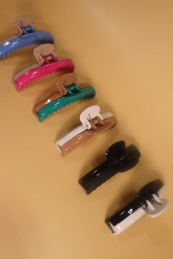 KAXI TWO TONED SHINY MINI HOLD EVERYTHING CLAW