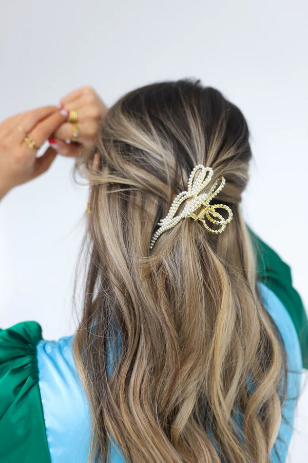KAXI PEARLS + BOWS CLAW