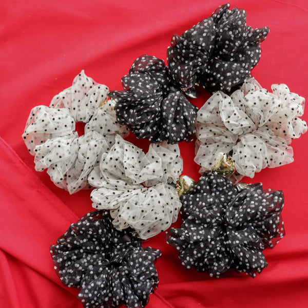 KAXI HEART CHARM SCRUNCHIE
