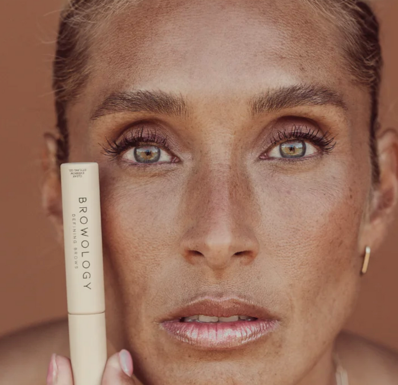 Trending Brow.ol.ogy Clear Brow Gel is the only brow gel you will ever need! A sleek, transparent gel designed to shape, hold, and define eyebrows. The lightweight formula provides long-lasting, natural-looking hold without flaking, perfect for grooming and setting brows in place. Durable through sweat and exercise. Give the perfect defined, laminated brow look.