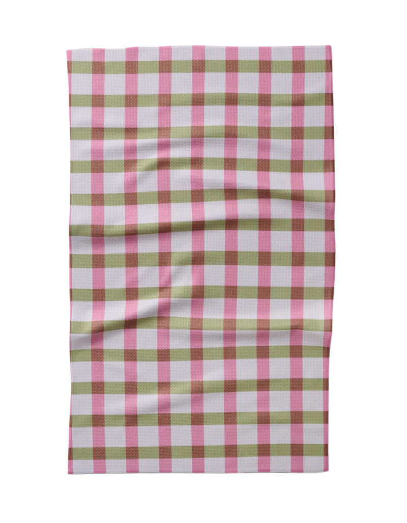 Geometry House checkered tea towel with timeless plaid design in soft hues. Highly absorbent, eco-friendly and a wonderful gift idea. 