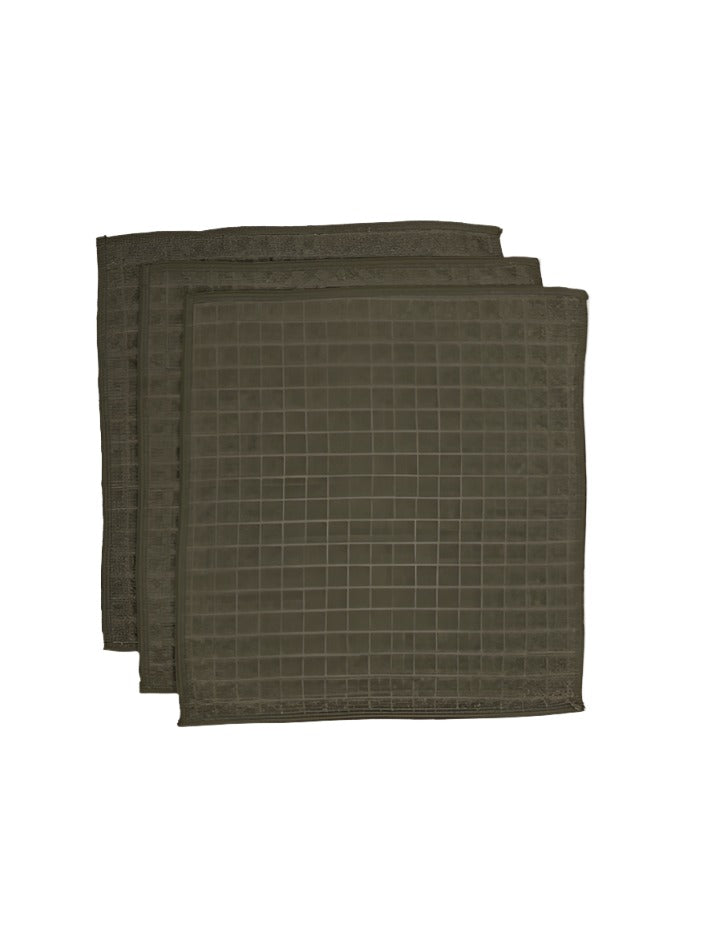 From Geometry these forest green 3-pack waffle washcloths, offers luxury and absorbency for your daily routine.