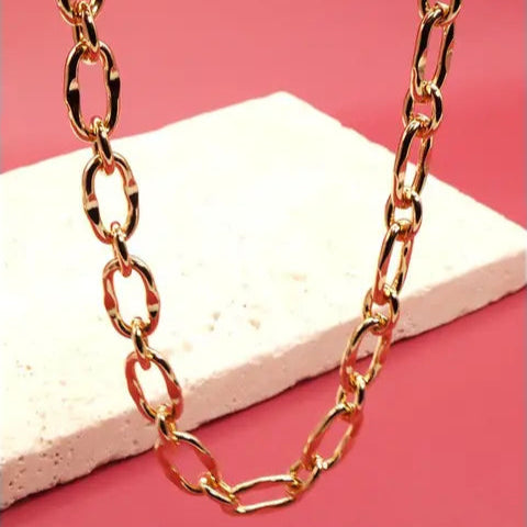 JOSSLYN Hammered Link Chain Necklace