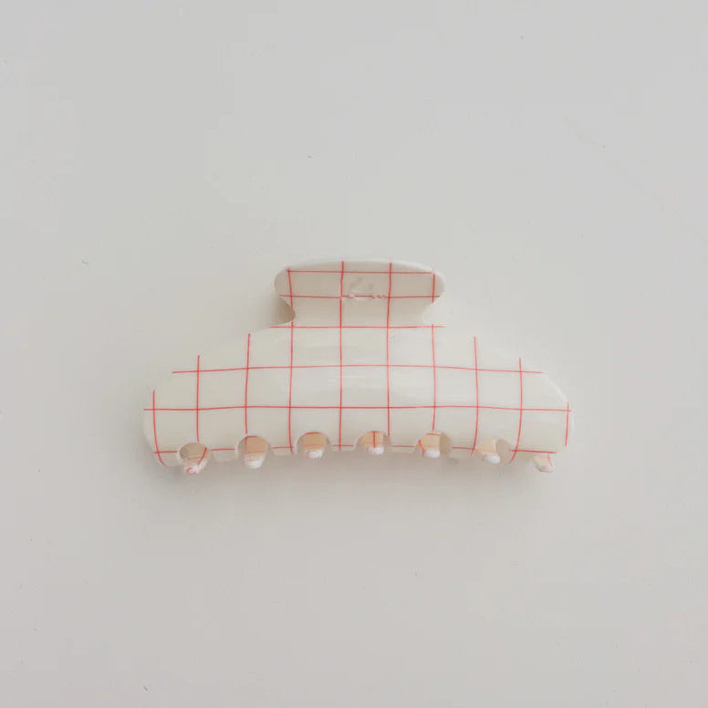 KAXI America’s Sweetheart Claw – red-and-white striped hair claw in KAXI’s original claw shape, made of durable resin with strong grip and gentle hold, featuring a patriotic America’s Sweetheart pattern ideal for summer styling and no‑crease wear.